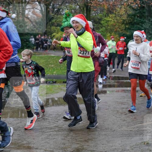 07.12.2025 - St. Pauli X-Mass-Run No. 15 Michael Burmester http://msf.ph/oto/9403484 07.12.2025 10:47:18 Laufen 1, 66, 888, 1805, 98, 2371, 1519, 1609 meine-sportfotos.de