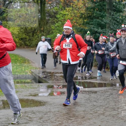 07.12.2025 - St. Pauli X-Mass-Run No. 15 Michael Burmester http://msf.ph/oto/9403552 07.12.2025 10:47:35 Laufen 135, 410, 15, 845, 909, 817, 8 meine-sportfotos.de