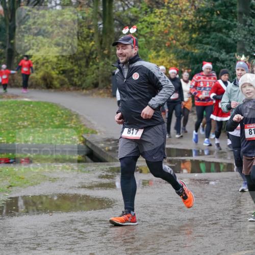 07.12.2025 - St. Pauli X-Mass-Run No. 15 Michael Burmester http://msf.ph/oto/9403559 07.12.2025 10:47:36 Laufen 817, 815 meine-sportfotos.de