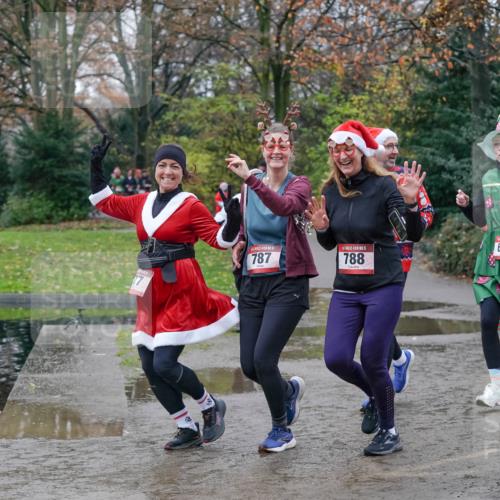 07.12.2025 - St. Pauli X-Mass-Run No. 15 Michael Burmester http://msf.ph/oto/9403587 07.12.2025 10:47:43 Laufen 787, 15, 788, 1647, 689, 083 meine-sportfotos.de