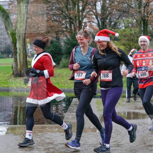 07.12.2025 - St. Pauli X-Mass-Run No. 15 Michael Burmester http://msf.ph/oto/9403593 07.12.2025 10:47:43 Laufen 787, 15, 788, 690, 689 meine-sportfotos.de