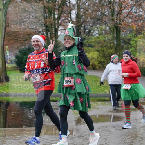 07.12.2025 - St. Pauli X-Mass-Run No. 15 Michael Burmester http://msf.ph/oto/9403597 07.12.2025 10:47:44 Laufen 690, 15, 689, 1645, 684, 1648 meine-sportfotos.de