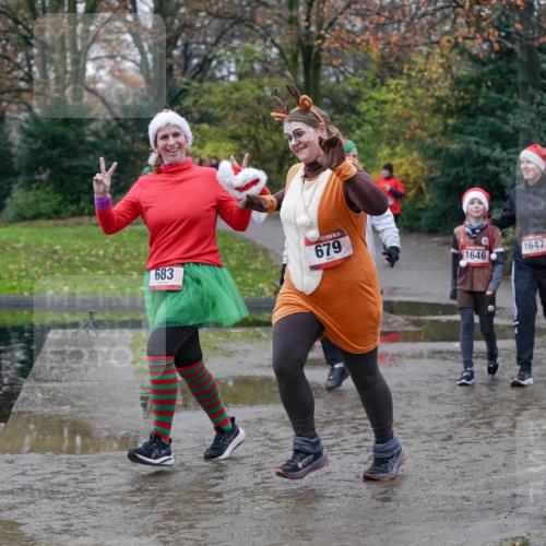 07.12.2025 - St. Pauli X-Mass-Run No. 15 Michael Burmester http://msf.ph/oto/9403605 07.12.2025 10:47:46 Laufen 683, 15, 679, 1646, 1647 meine-sportfotos.de