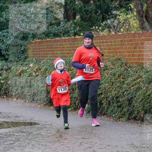 07.12.2025 - St. Pauli X-Mass-Run No. 15 Michael Burmester http://msf.ph/oto/9403621 07.12.2025 10:47:51 Laufen 1130, 1125 meine-sportfotos.de