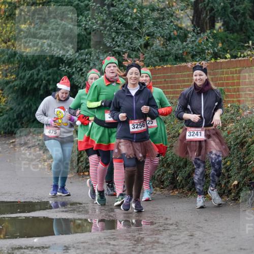 07.12.2025 - St. Pauli X-Mass-Run No. 15 Michael Burmester http://msf.ph/oto/9403634 07.12.2025 10:48:00 Laufen 475, 3256, 25, 3241 meine-sportfotos.de