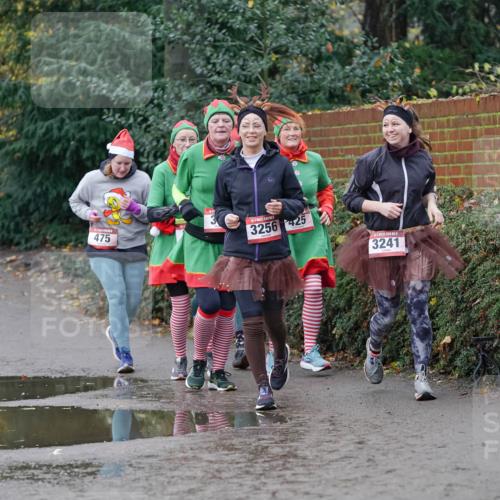 07.12.2025 - St. Pauli X-Mass-Run No. 15 Michael Burmester http://msf.ph/oto/9403636 07.12.2025 10:48:00 Laufen 475, 3256, 425, 3241 meine-sportfotos.de