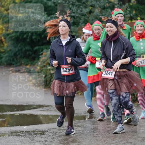 07.12.2025 - St. Pauli X-Mass-Run No. 15 Michael Burmester http://msf.ph/oto/9403640 07.12.2025 10:48:03 Laufen 15, 3256, 2, 3241, 425 meine-sportfotos.de