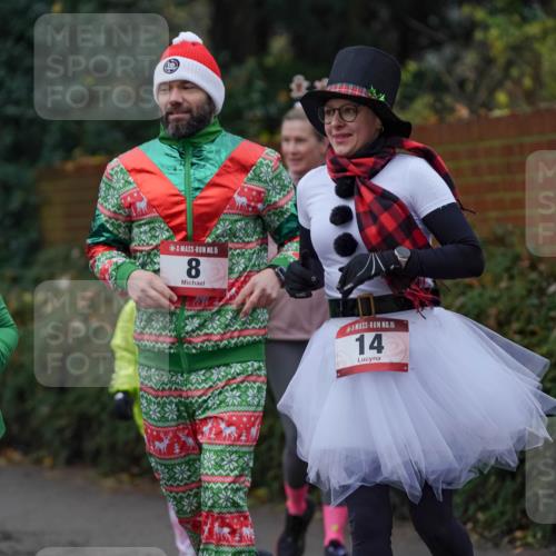 07.12.2025 - St. Pauli X-Mass-Run No. 15 Michael Burmester http://msf.ph/oto/9403679 07.12.2025 10:48:27 Laufen 15, 372, 15, 8, 15, 14 meine-sportfotos.de