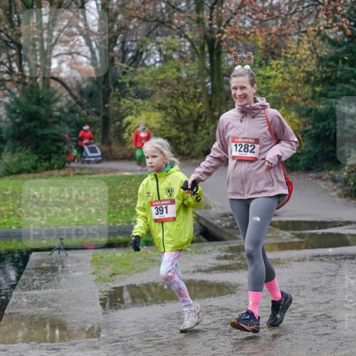 07.12.2025 - St. Pauli X-Mass-Run No. 15 Michael Burmester http://msf.ph/oto/9403692 07.12.2025 10:48:31 Laufen 391, 15, 1282 meine-sportfotos.de