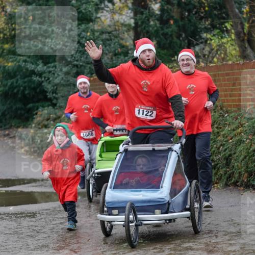 07.12.2025 - St. Pauli X-Mass-Run No. 15 Michael Burmester http://msf.ph/oto/9403708 07.12.2025 10:48:53 Laufen 1686, 15, 1122 meine-sportfotos.de
