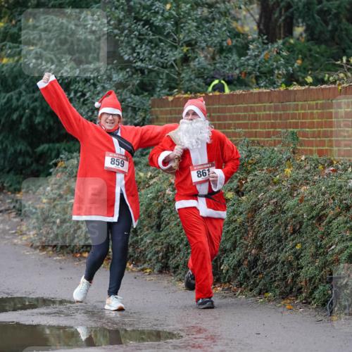 07.12.2025 - St. Pauli X-Mass-Run No. 15 Michael Burmester http://msf.ph/oto/9403787 07.12.2025 10:56:41 Laufen 859, 861 meine-sportfotos.de