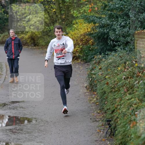07.12.2025 - St. Pauli X-Mass-Run No. 15 Michael Burmester http://msf.ph/oto/9403804 07.12.2025 10:57:27 Laufen 2042 meine-sportfotos.de