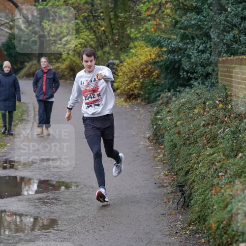07.12.2025 - St. Pauli X-Mass-Run No. 15 Michael Burmester http://msf.ph/oto/9403806 07.12.2025 10:57:27 Laufen 2042 meine-sportfotos.de