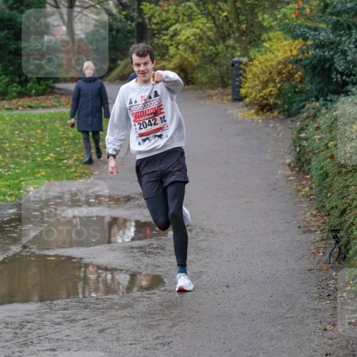 07.12.2025 - St. Pauli X-Mass-Run No. 15 Michael Burmester http://msf.ph/oto/9403808 07.12.2025 10:57:28 Laufen 15, 2042 meine-sportfotos.de