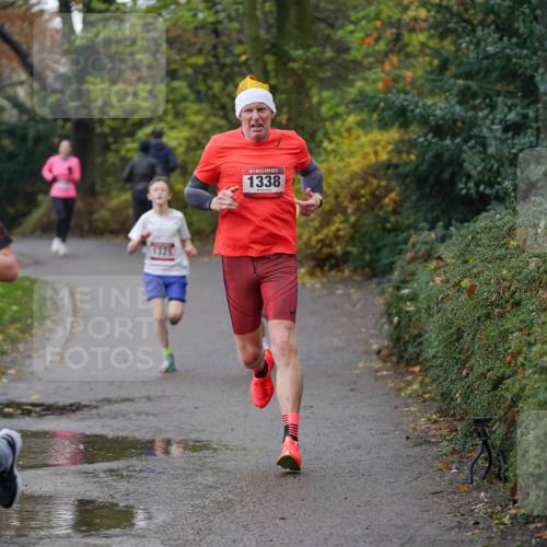 07.12.2025 - St. Pauli X-Mass-Run No. 15 Michael Burmester http://msf.ph/oto/9403823 07.12.2025 10:58:01 Laufen 1589, 1321, 15, 1338 meine-sportfotos.de