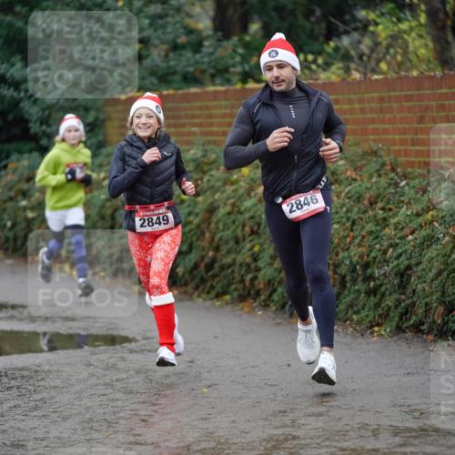 07.12.2025 - St. Pauli X-Mass-Run No. 15 Michael Burmester http://msf.ph/oto/9403917 07.12.2025 11:00:45 Laufen 2849, 2846 meine-sportfotos.de