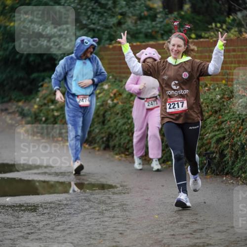 07.12.2025 - St. Pauli X-Mass-Run No. 15 Michael Burmester http://msf.ph/oto/9403940 07.12.2025 11:01:05 Laufen 2044, 2474, 2473, 15, 2217 meine-sportfotos.de