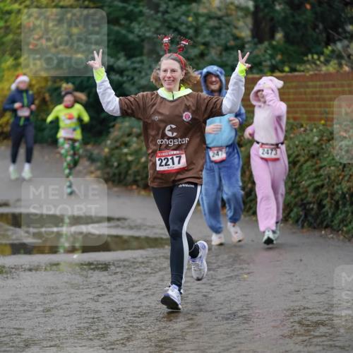 07.12.2025 - St. Pauli X-Mass-Run No. 15 Michael Burmester http://msf.ph/oto/9403944 07.12.2025 11:01:06 Laufen 2217, 2474, 2473 meine-sportfotos.de