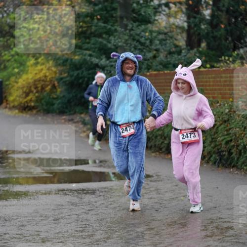 07.12.2025 - St. Pauli X-Mass-Run No. 15 Michael Burmester http://msf.ph/oto/9403948 07.12.2025 11:01:08 Laufen 2474, 2473 meine-sportfotos.de