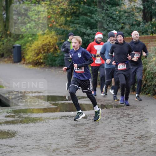 07.12.2025 - St. Pauli X-Mass-Run No. 15 Michael Burmester http://msf.ph/oto/9404002 07.12.2025 11:01:31 Laufen 3326, 1611, 2132, 2305 meine-sportfotos.de