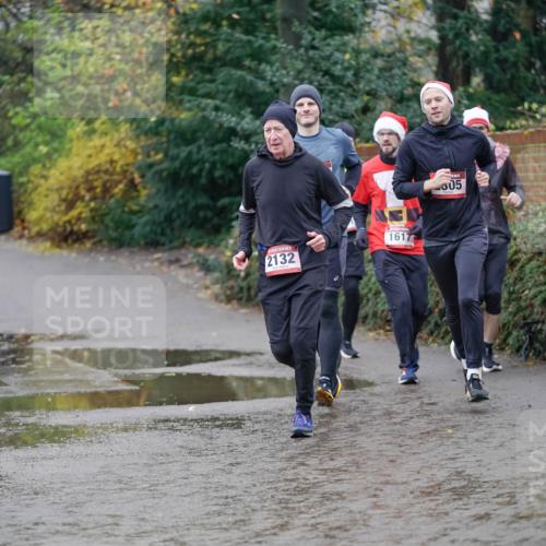 07.12.2025 - St. Pauli X-Mass-Run No. 15 Michael Burmester http://msf.ph/oto/9404007 07.12.2025 11:01:33 Laufen 2132, 1617, 05 meine-sportfotos.de