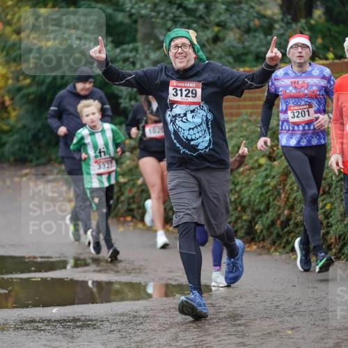 07.12.2025 - St. Pauli X-Mass-Run No. 15 Michael Burmester http://msf.ph/oto/9404027 07.12.2025 11:01:42 Laufen 1444, 3327, 15, 3129, 3201, 15, 3138 meine-sportfotos.de