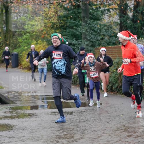 07.12.2025 - St. Pauli X-Mass-Run No. 15 Michael Burmester http://msf.ph/oto/9404031 07.12.2025 11:01:42 Laufen 3129, 3309 meine-sportfotos.de