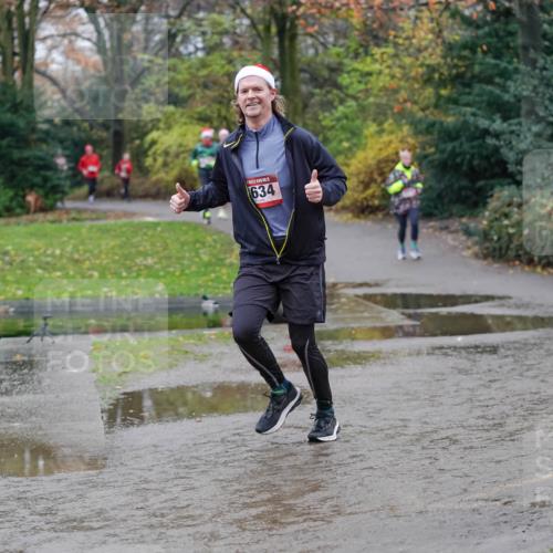 07.12.2025 - St. Pauli X-Mass-Run No. 15 Michael Burmester http://msf.ph/oto/9404051 07.12.2025 11:01:49 Laufen 634, 2578, 2577 meine-sportfotos.de