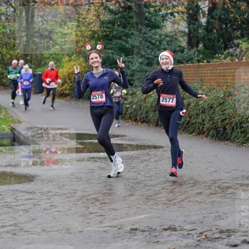 07.12.2025 - St. Pauli X-Mass-Run No. 15 Michael Burmester http://msf.ph/oto/9404055 07.12.2025 11:01:51 Laufen 2578, 2577 meine-sportfotos.de