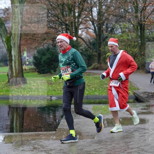 07.12.2025 - St. Pauli X-Mass-Run No. 15 Michael Burmester http://msf.ph/oto/9404076 07.12.2025 11:01:59 Laufen 2581, 2788 meine-sportfotos.de