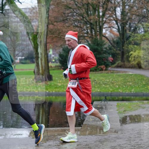 07.12.2025 - St. Pauli X-Mass-Run No. 15 Michael Burmester http://msf.ph/oto/9404078 07.12.2025 11:02:00 Laufen 2788 meine-sportfotos.de