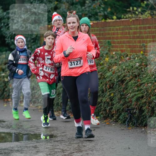 07.12.2025 - St. Pauli X-Mass-Run No. 15 Michael Burmester http://msf.ph/oto/9404100 07.12.2025 11:02:16 Laufen 200, 2918, 2869, 3193, 15, 3127, 195, 003200, 19 meine-sportfotos.de