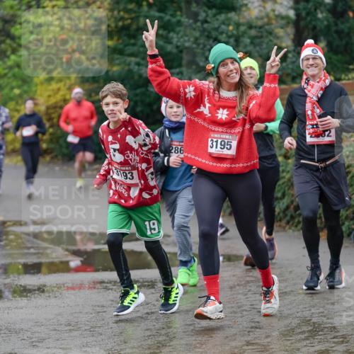 07.12.2025 - St. Pauli X-Mass-Run No. 15 Michael Burmester http://msf.ph/oto/9404107 07.12.2025 11:02:19 Laufen 3193, 19, 100000, 286, 15, 3195 meine-sportfotos.de