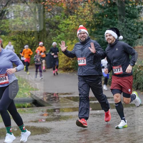 07.12.2025 - St. Pauli X-Mass-Run No. 15 Michael Burmester http://msf.ph/oto/9404172 07.12.2025 11:02:39 Laufen 1904, 2513, 2477, 3190 meine-sportfotos.de