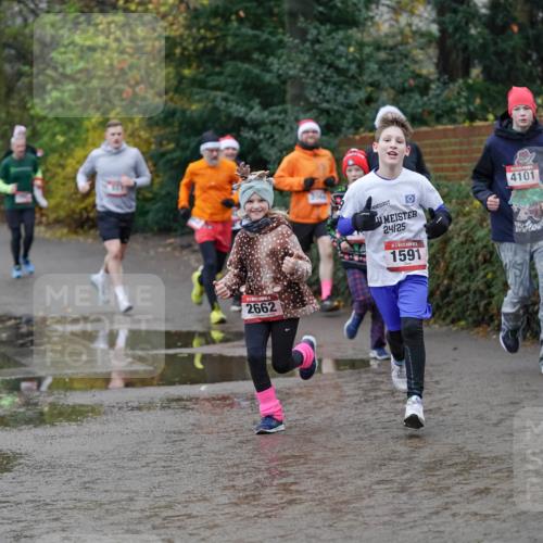 07.12.2025 - St. Pauli X-Mass-Run No. 15 Michael Burmester http://msf.ph/oto/9404190 07.12.2025 11:02:44 Laufen 2662, 24, 25, 1591, 4101 meine-sportfotos.de