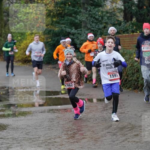 07.12.2025 - St. Pauli X-Mass-Run No. 15 Michael Burmester http://msf.ph/oto/9404191 07.12.2025 11:02:44 Laufen 2662, 4101, 24, 25, 1591 meine-sportfotos.de