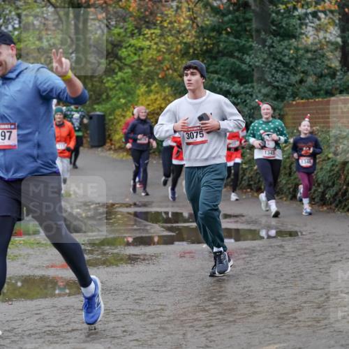 07.12.2025 - St. Pauli X-Mass-Run No. 15 Michael Burmester http://msf.ph/oto/9404220 07.12.2025 11:02:53 Laufen 2597, 3075, 1345, 1346 meine-sportfotos.de