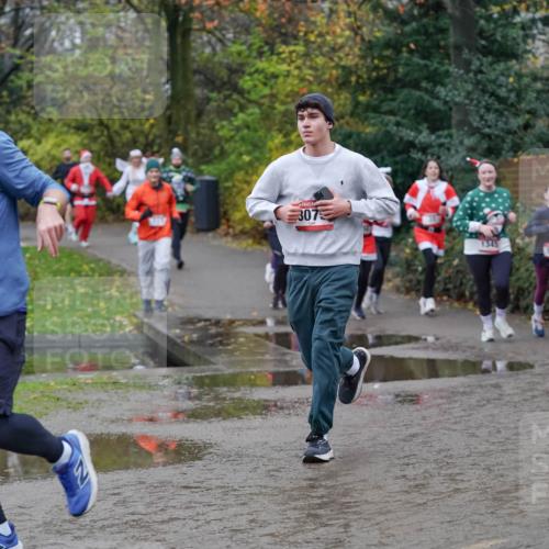 07.12.2025 - St. Pauli X-Mass-Run No. 15 Michael Burmester http://msf.ph/oto/9404222 07.12.2025 11:02:53 Laufen 3075, 2597, 1345, 1348 meine-sportfotos.de