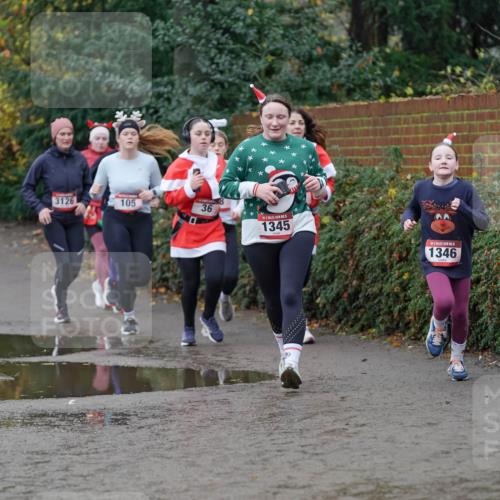 07.12.2025 - St. Pauli X-Mass-Run No. 15 Michael Burmester http://msf.ph/oto/9404227 07.12.2025 11:02:55 Laufen 3126, 105, 36, 1345, 1346 meine-sportfotos.de