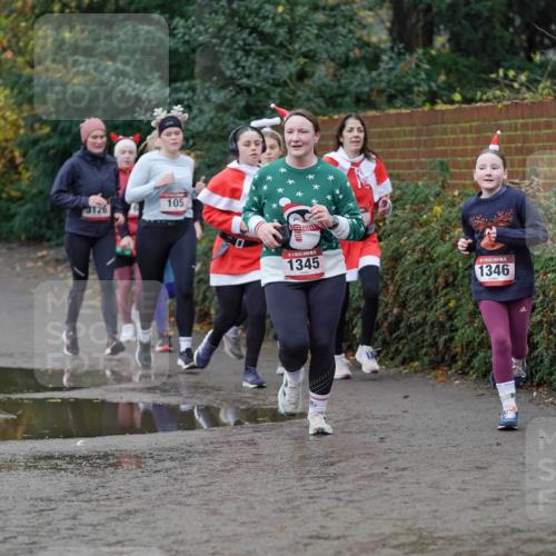 07.12.2025 - St. Pauli X-Mass-Run No. 15 Michael Burmester http://msf.ph/oto/9404229 07.12.2025 11:02:55 Laufen 105, 3126, 1345, 15, 1346 meine-sportfotos.de