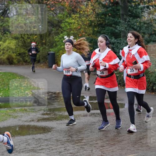07.12.2025 - St. Pauli X-Mass-Run No. 15 Michael Burmester http://msf.ph/oto/9404243 07.12.2025 11:02:59 Laufen 1346, 105, 36, 35, 98 meine-sportfotos.de