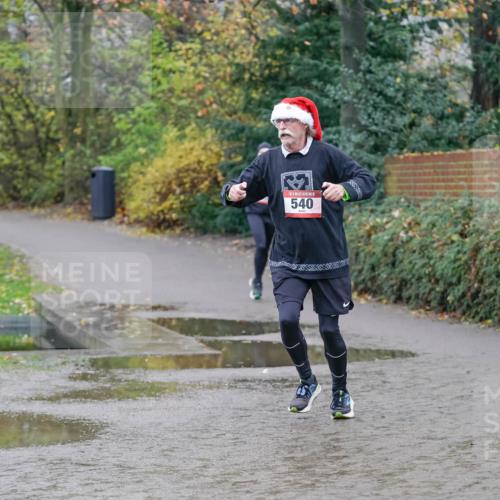 07.12.2025 - St. Pauli X-Mass-Run No. 15 Michael Burmester http://msf.ph/oto/9404280 07.12.2025 11:03:07 Laufen 15, 540 meine-sportfotos.de