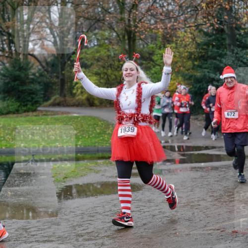 07.12.2025 - St. Pauli X-Mass-Run No. 15 Michael Burmester http://msf.ph/oto/9404338 07.12.2025 11:03:34 Laufen 2814, 1939, 672 meine-sportfotos.de