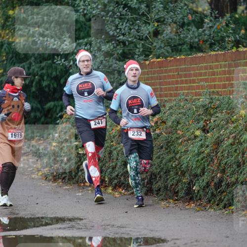 07.12.2025 - St. Pauli X-Mass-Run No. 15 Michael Burmester http://msf.ph/oto/9404381 07.12.2025 11:03:58 Laufen 1921, 19, 1919, 241, 232 meine-sportfotos.de