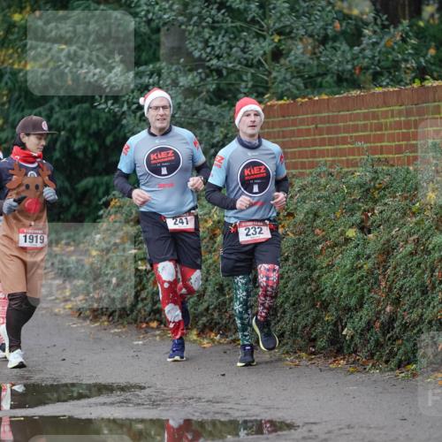 07.12.2025 - St. Pauli X-Mass-Run No. 15 Michael Burmester http://msf.ph/oto/9404382 07.12.2025 11:03:59 Laufen 1921, 19, 1919, 241, 232 meine-sportfotos.de