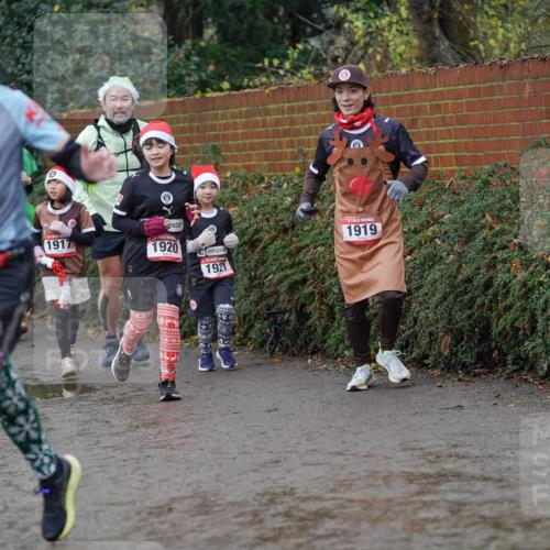07.12.2025 - St. Pauli X-Mass-Run No. 15 Michael Burmester http://msf.ph/oto/9404392 07.12.2025 11:04:03 Laufen 2786, 1917, 132, 1920, 1921, 1919 meine-sportfotos.de