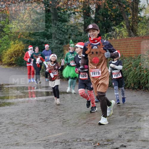 07.12.2025 - St. Pauli X-Mass-Run No. 15 Michael Burmester http://msf.ph/oto/9404403 07.12.2025 11:04:06 Laufen 917, 1920, 1919, 919, 1921 meine-sportfotos.de