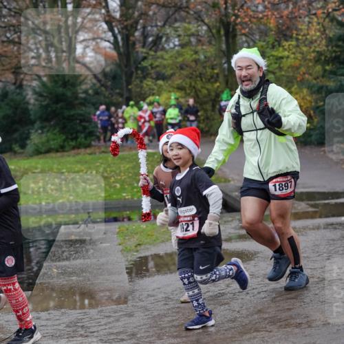 07.12.2025 - St. Pauli X-Mass-Run No. 15 Michael Burmester http://msf.ph/oto/9404412 07.12.2025 11:04:08 Laufen 1920, 1921, 1897, 2786 meine-sportfotos.de