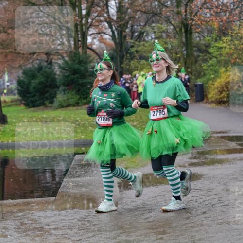 07.12.2025 - St. Pauli X-Mass-Run No. 15 Michael Burmester http://msf.ph/oto/9404423 07.12.2025 11:04:10 Laufen 2876, 2786, 2795 meine-sportfotos.de