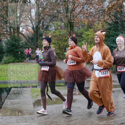 07.12.2025 - St. Pauli X-Mass-Run No. 15 Michael Burmester http://msf.ph/oto/9404473 07.12.2025 11:04:33 Laufen 6003, 1544, 1527, 5, 2821, 05, 2823 meine-sportfotos.de